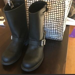 Frye Veronica Engineer 12R Size 8